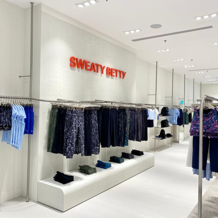 Travertine White Veneer  On A Roll