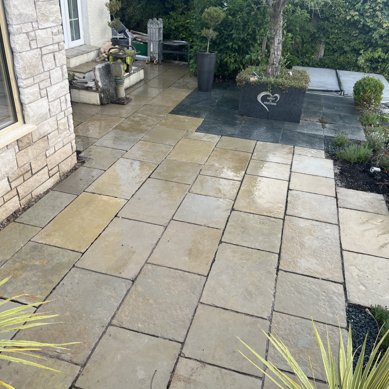 Trieste tumbled and brushed 24mm calibrated yellow limestone