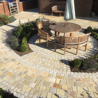 Tumbled Yellow limestone Setts 100 x 100mm x 40-60mm thick